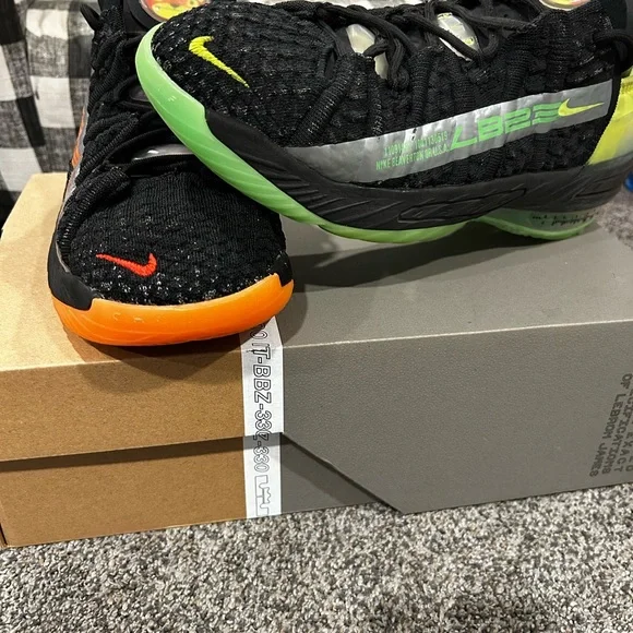 Lebron XVIII size 6.5 “Soundwave” with original box - Picture 7 of 11